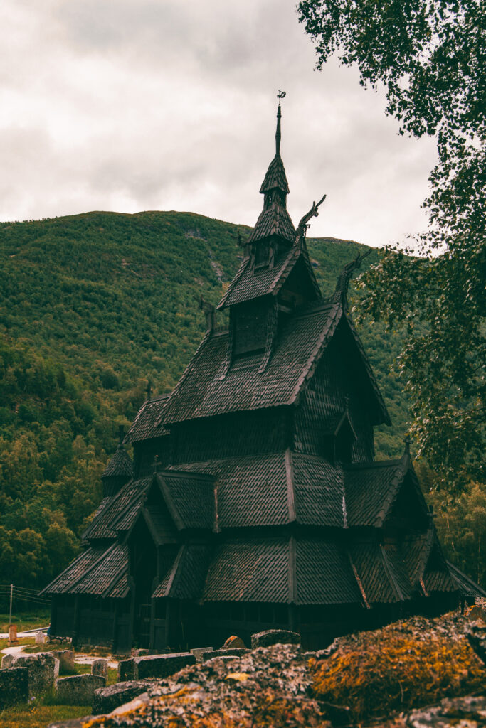 Stavkirke di Borgund road trip in Norvegia