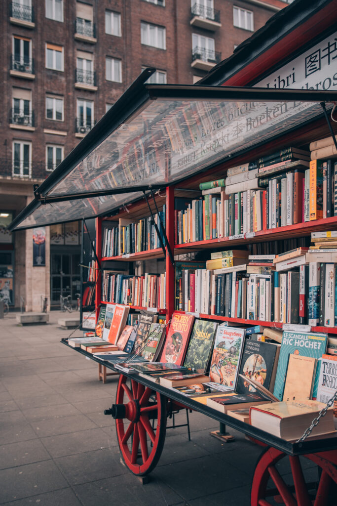 Libreria mobile con libri usati a Budapest