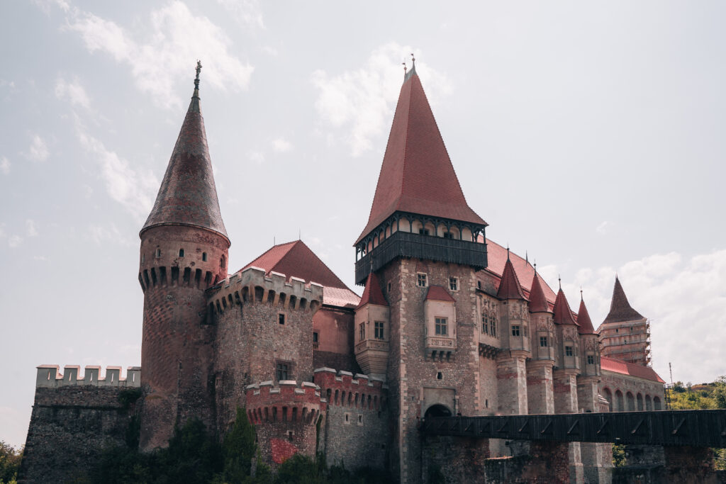 Il castello dei Corvino tra i castelli più belli della Transilvania