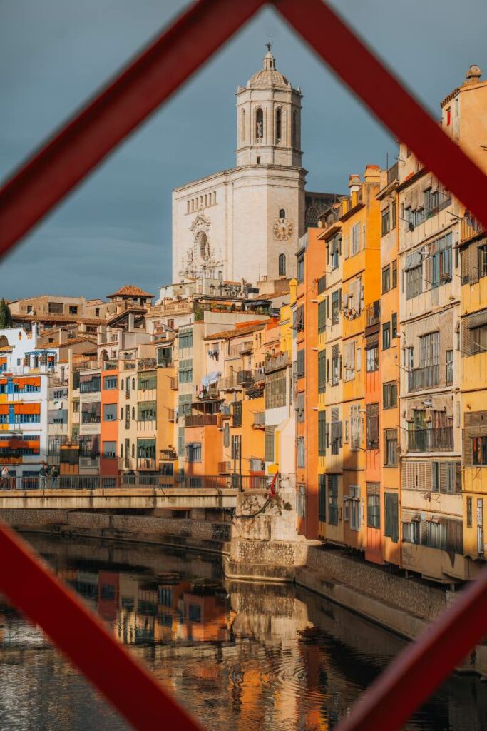 Girona case colorate